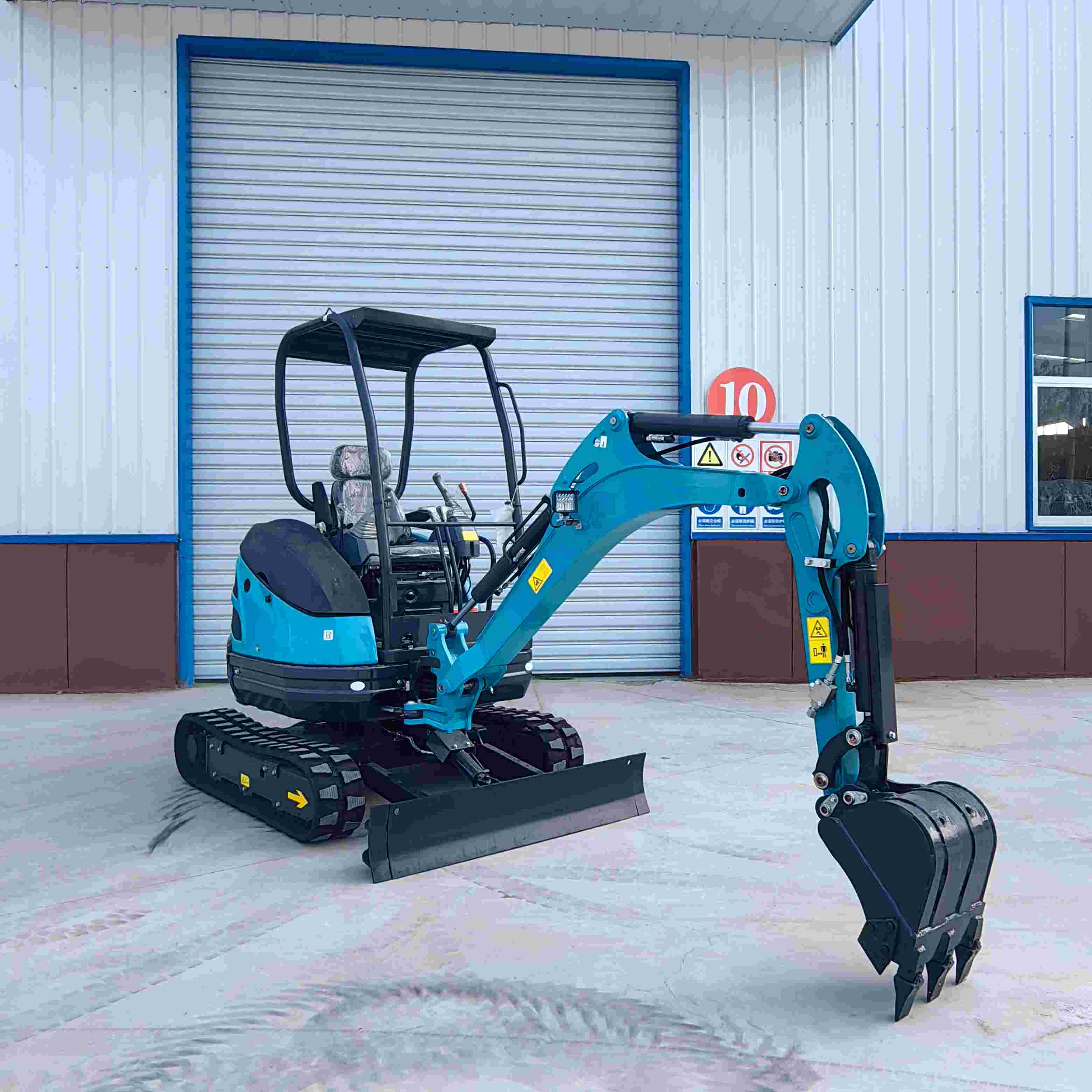 Мини-экскаватор