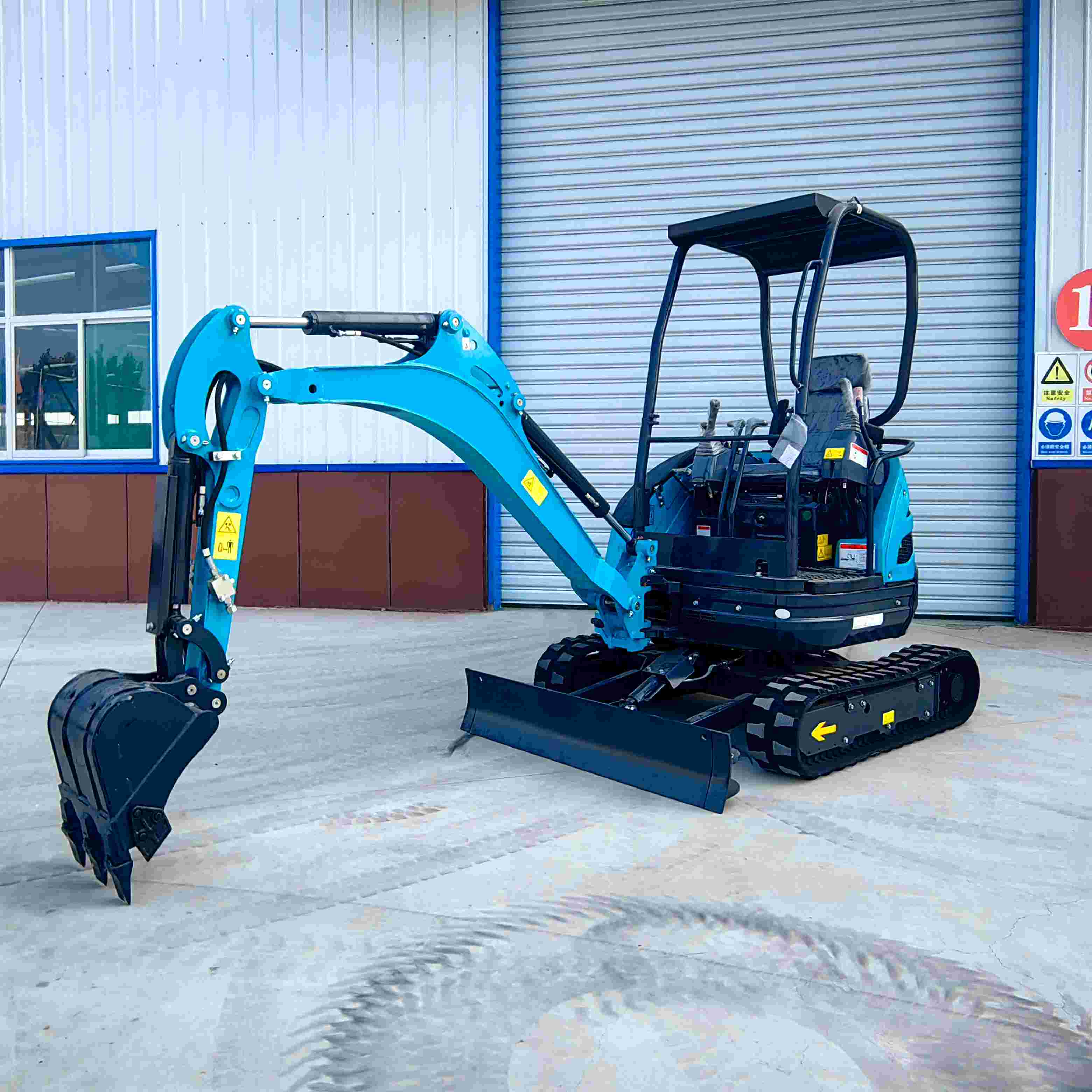 Мини-экскаватор